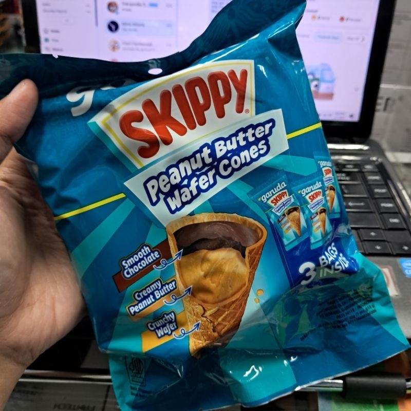 

Garuda Skippy Wafer Cones Isi Selai Kacang Kemasan 45 g dan Renceng isi 3pcs x 15 g