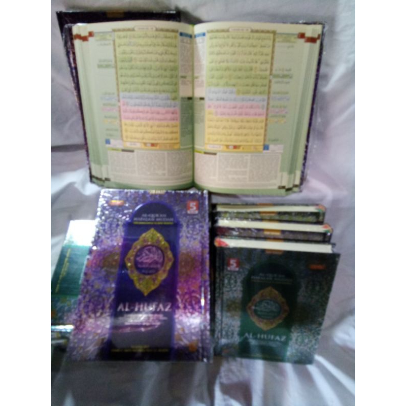 

(15x21) AL Quran ALHUFAS Alquran Terjemah Plus Tajwid Warna Alquran Hafalan Blok Warna Quran HAFALAN Terjemah Tajwid Blok Warna Alquran Yang Paling Mudah Dan Praktis Untuk Hafalan. Ukuran 15x21 Cm