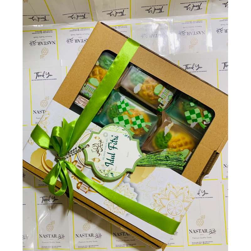 

Hampers Lebaran Nastar—Rie Window box