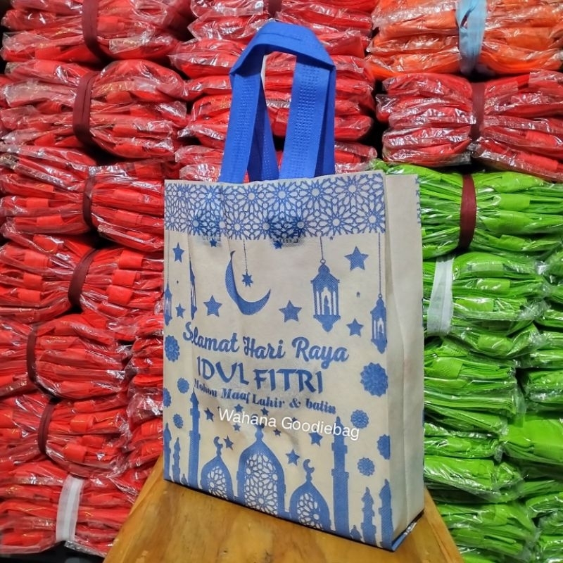 

Tas Lebaran Idul Fitri 25x35x8 Goodie bag / Spundbond (isi 12pcs)