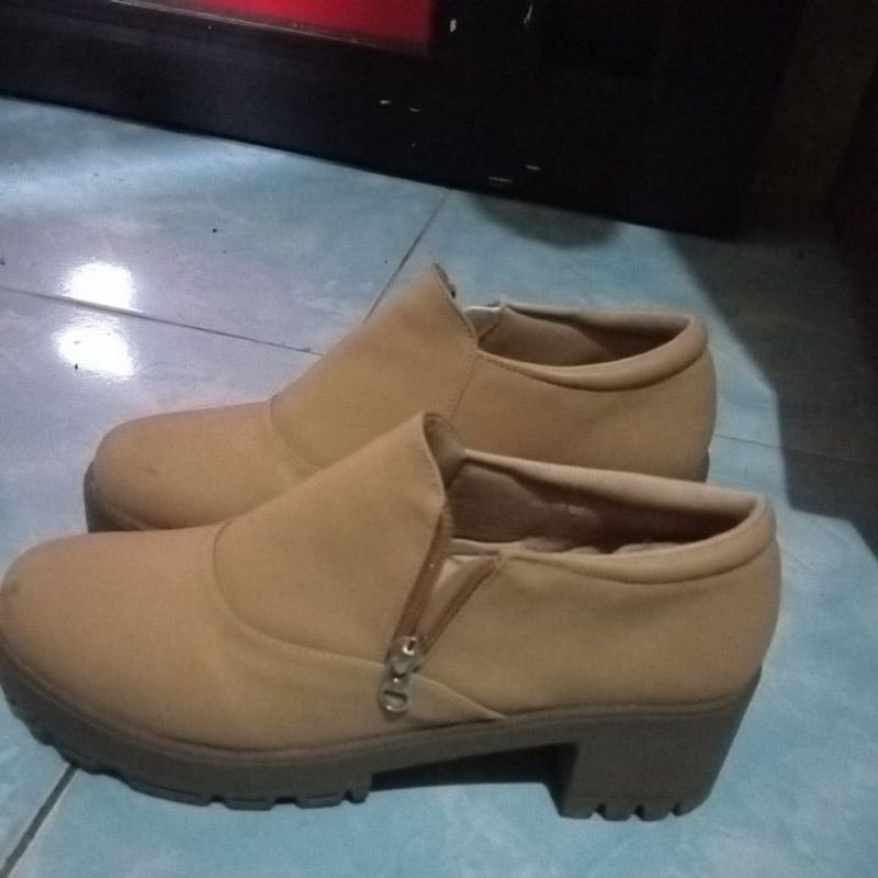Preloved sepatu wanita branded Fransisca renaldy kekinian Skena aesthetic idul Fitri