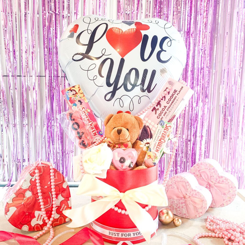 

Valentine 2025/Valentine/Love at first bite hampers/Parcel/hampers