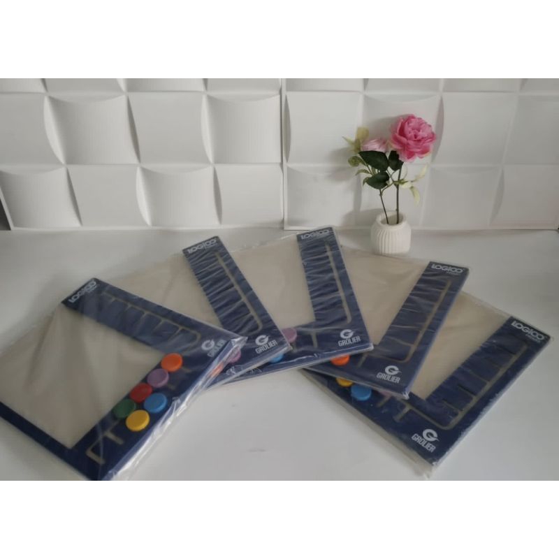 Grolier Logico Primo ( Papan saja )