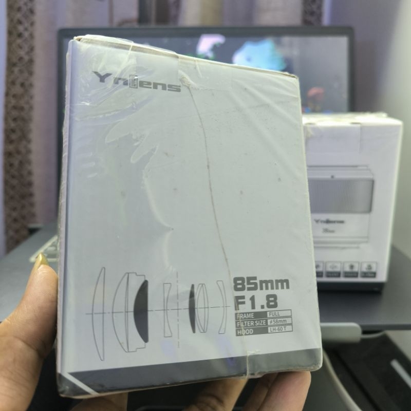 Yongnuo YN85mm F1.8R DF DSM / Auto Focus Lens for RF Mount