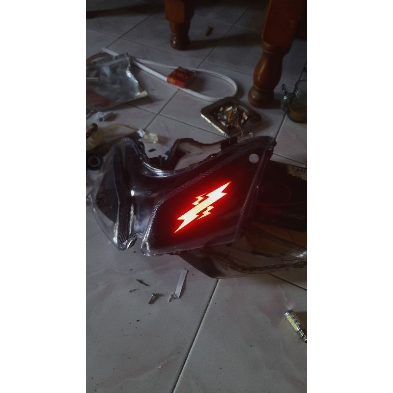 Lazy eyes vario 110 karbu