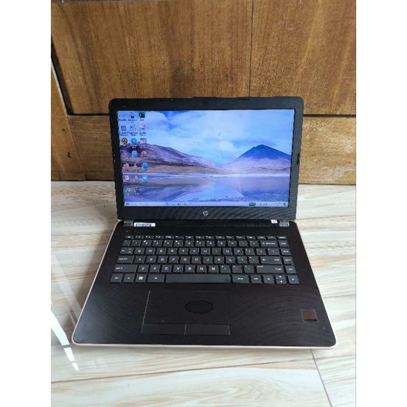 Hp 14 AMD A9 9425 Dual AMD Radeon R5 RAM 4GB SSD 128GB