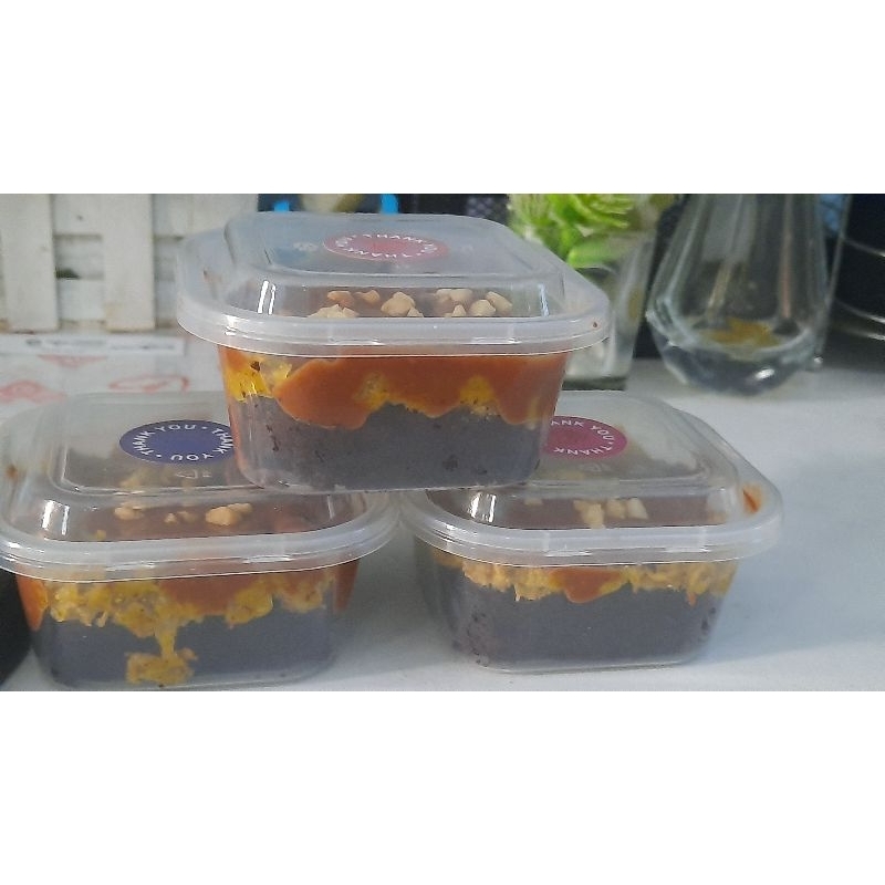 

Fudgy brownies pistachio kunafa