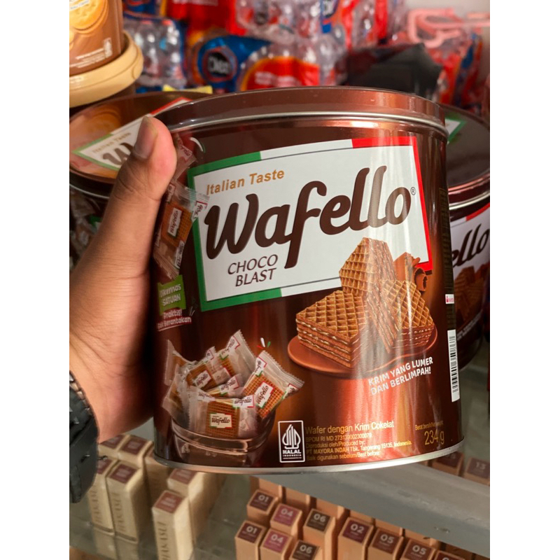 

PAKET 6PC WAFELLO CHOCO BLAST RASA COKLAT /WAFER KRIM YANG ENAK