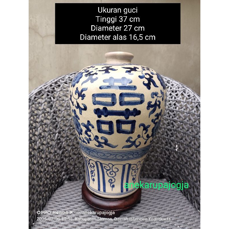 vas bejana keramik biru putih