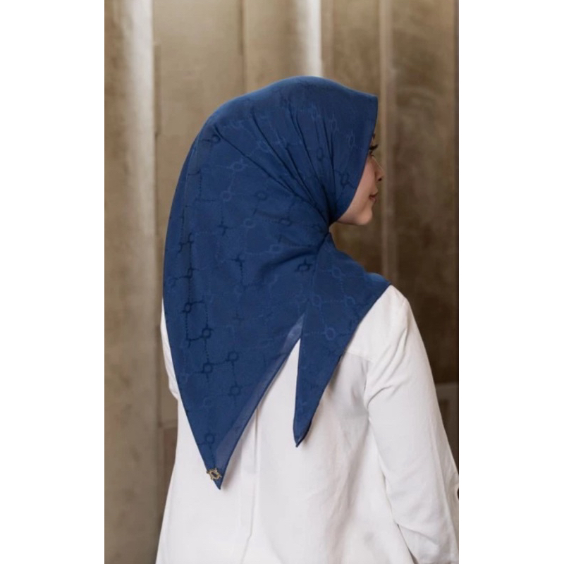 Plain Scarf Monogram Chain 2.0 Wearing Klamby/Plain Monogram  Chain Wearing Klamby