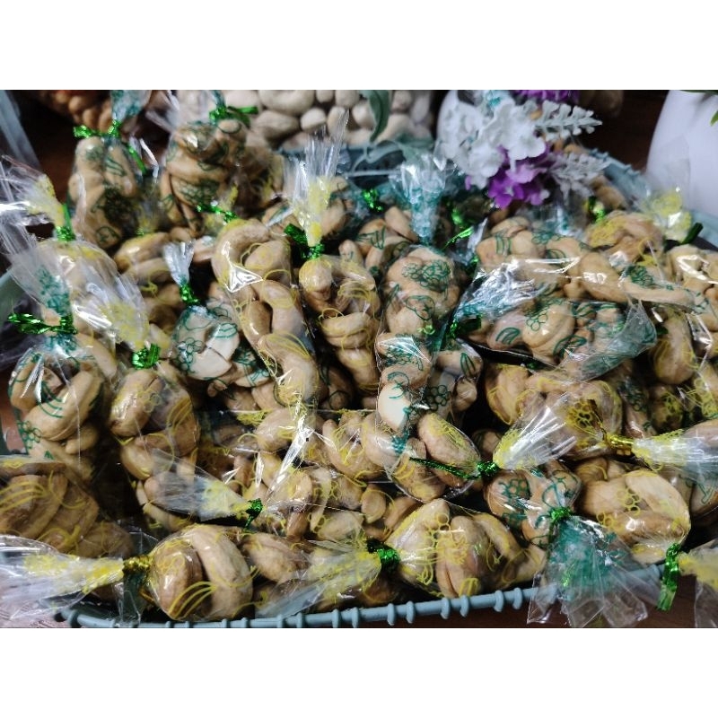 

Kemasan Kacang Mede mini 1 pak isi 12 pcs