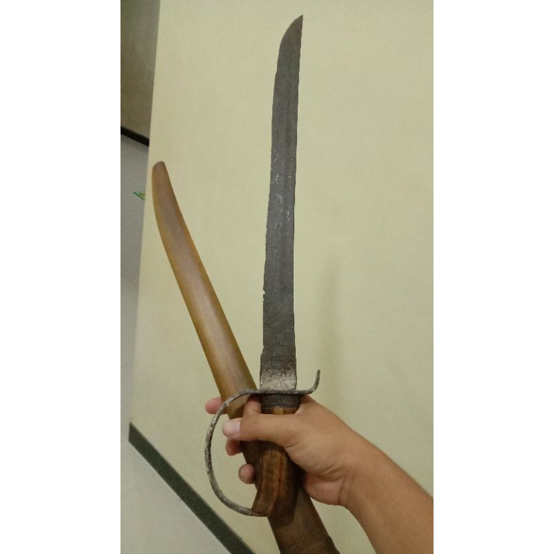 Pedang Penginggalan VOC artefak Berbalut platina