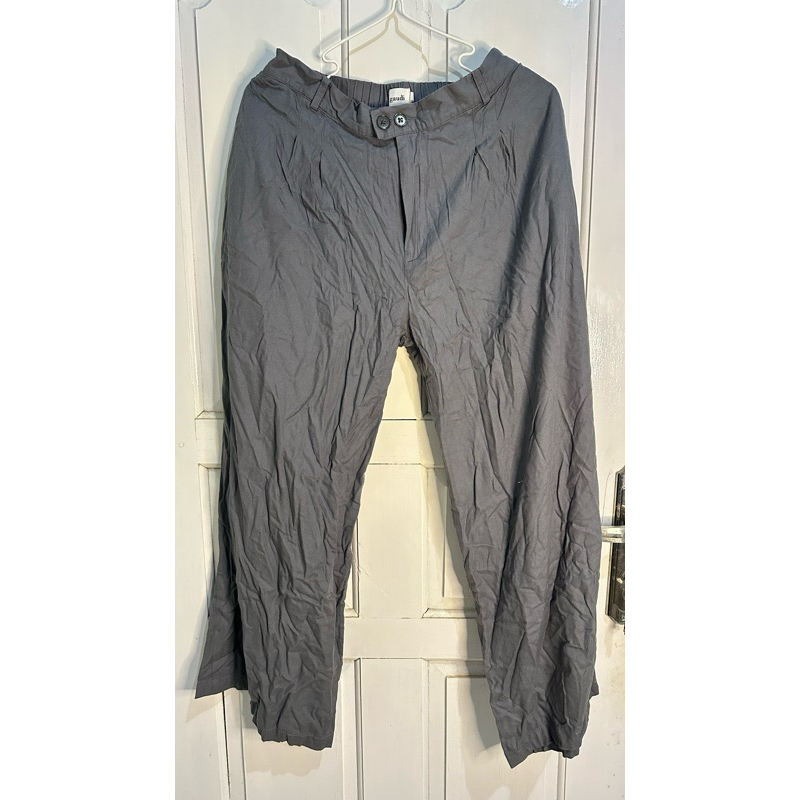 Preloved Celana Gaudi