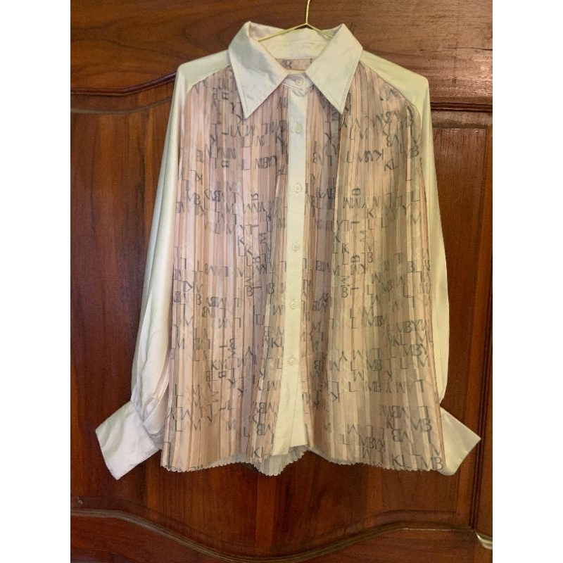 preloved lexica shirt monogram wearing klamby