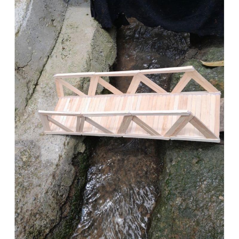 miniatur jembatan dari stik eskrim