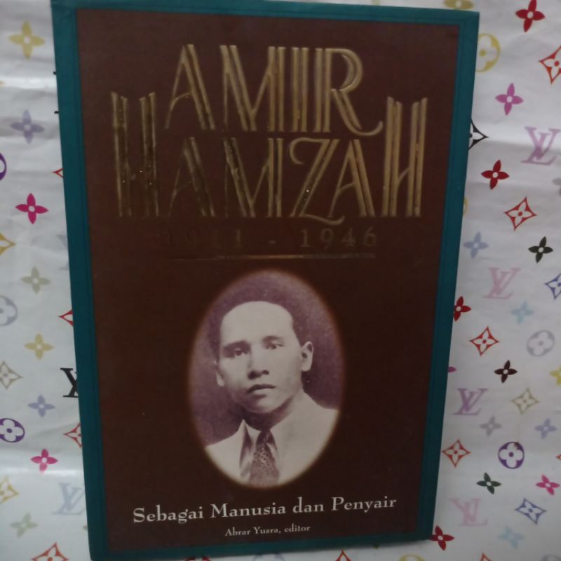 AMIR HAMZAH SEBAGAI MANUSIA DAN PENYIAR 1911 - 1946