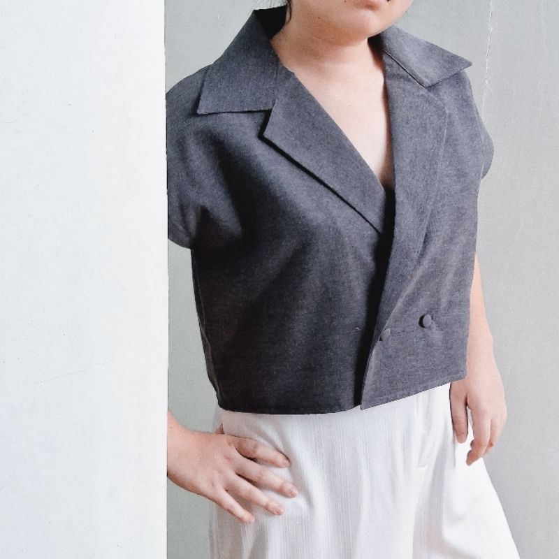 GUINN CROP BLAZER / blazer wanita / blazer crop / crop top / oversized outer blazer
