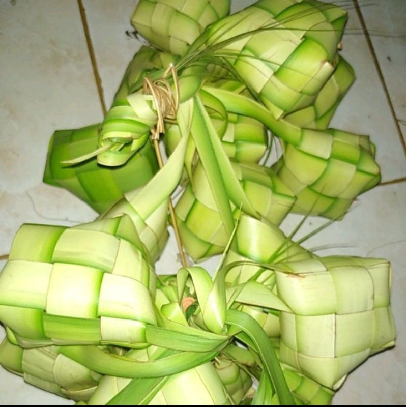 

cangkang ketupat lebaran isi 10