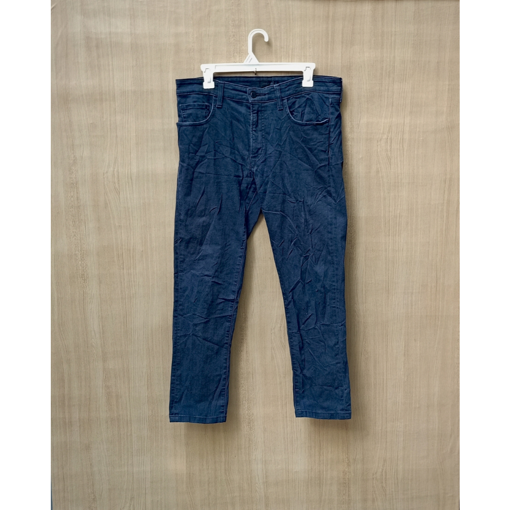Celana Uniqlo Jeans original navy pria