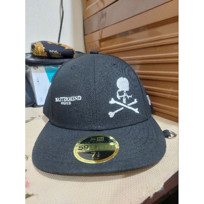 topi new era x Mastermind cakep