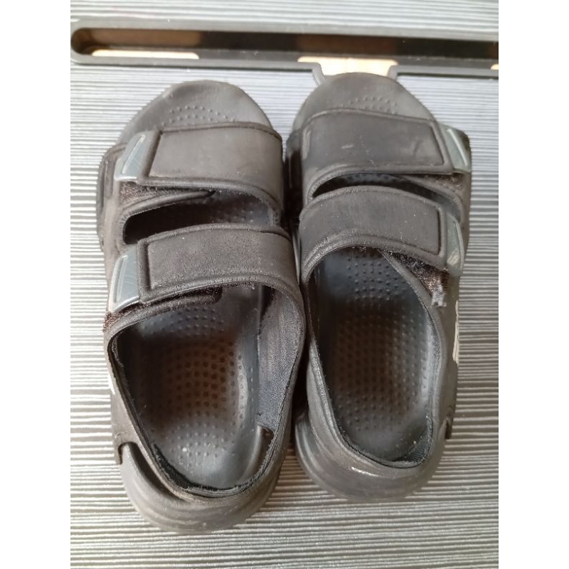 Preloved Adidas sendal anak UK 28