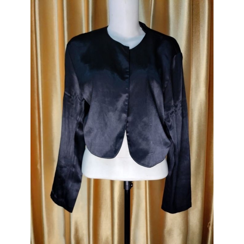 blazer crop hitam