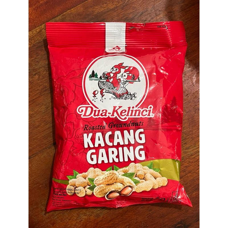 

Kacang Kulit Garing Dua Kelinci 60 gram