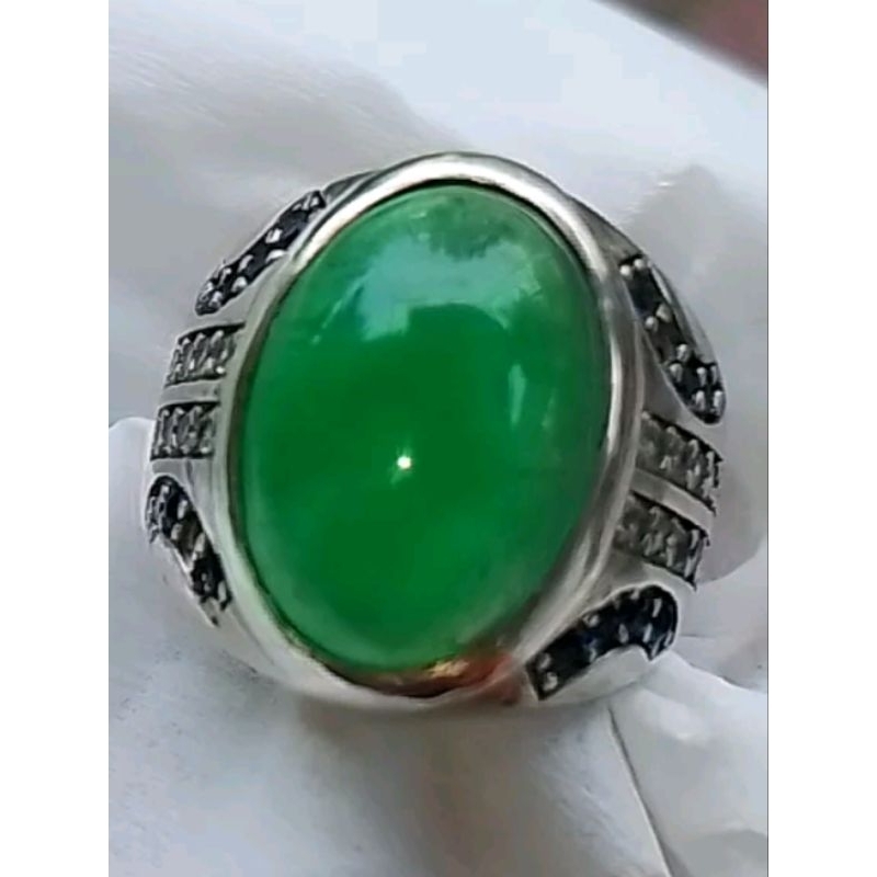 Natural Imperial Jadeite Jade Giok Burma Super Type A No Treatment 