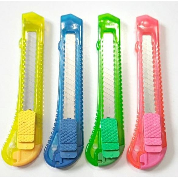 

[17GR] 1PCS Cutter Besar Transparan Warna Murah / Alat Potong Pisau Lipat / Cater Pisau / Cuter Besar