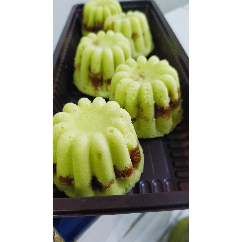 

Bolu Pandan inti Kelapa