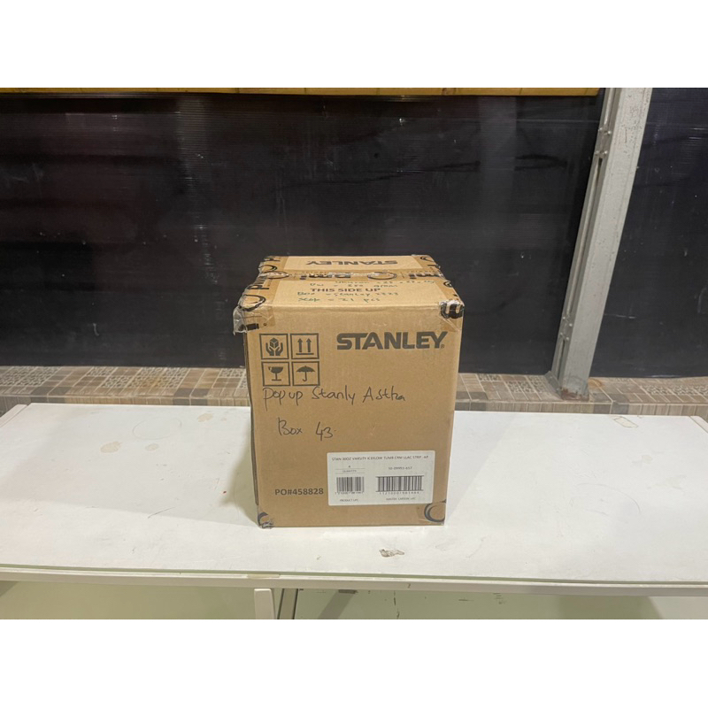 

Kardus Bekas Stanley 2323 Uk 23 cm x 23 cm x 29 cm (350) Double Wall