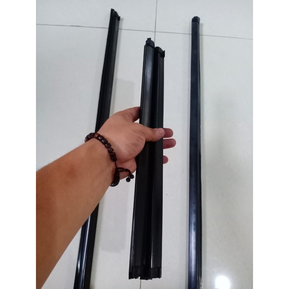 Weatherstrip Nissan Navara D40