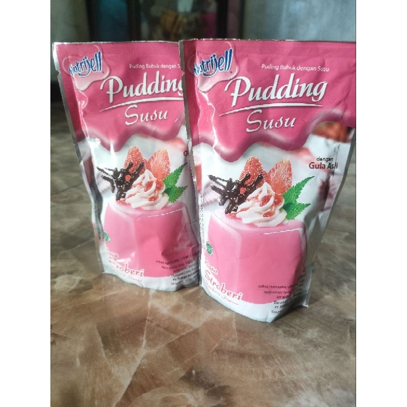 

Pudding susu NUTRIJELL Stroberi 145g