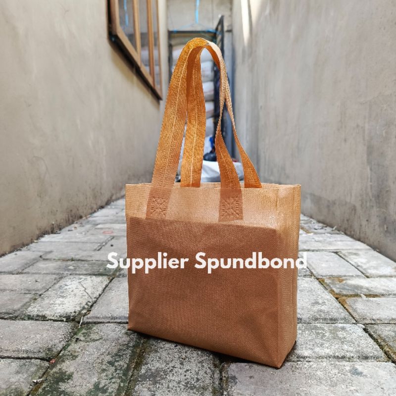 

Goodie bag lipat samping 20x25 Tas spundbond (12tas)