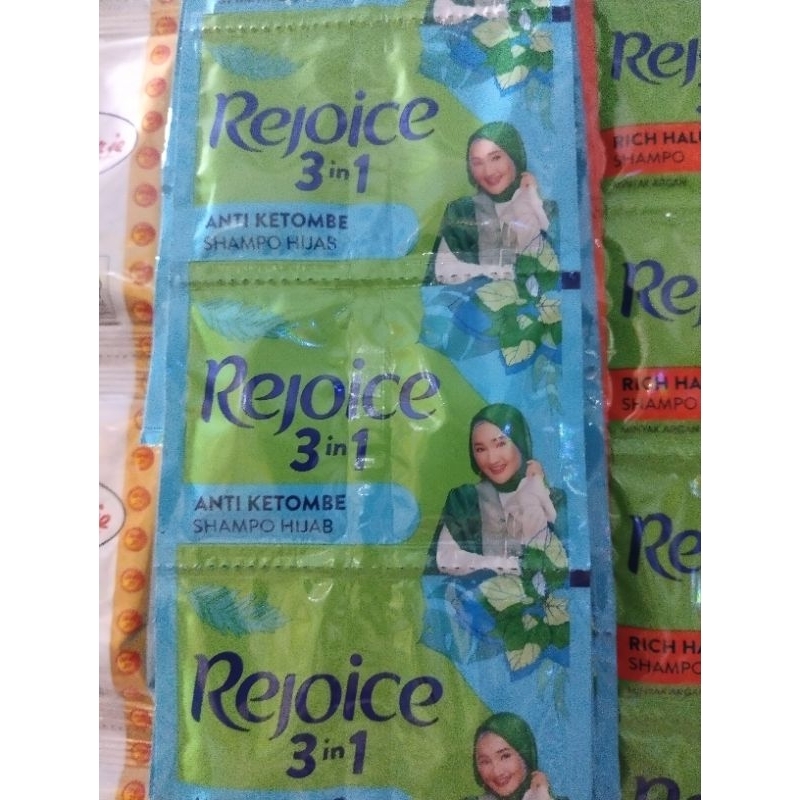Sampo Rejoice renceng isi 12 sachet