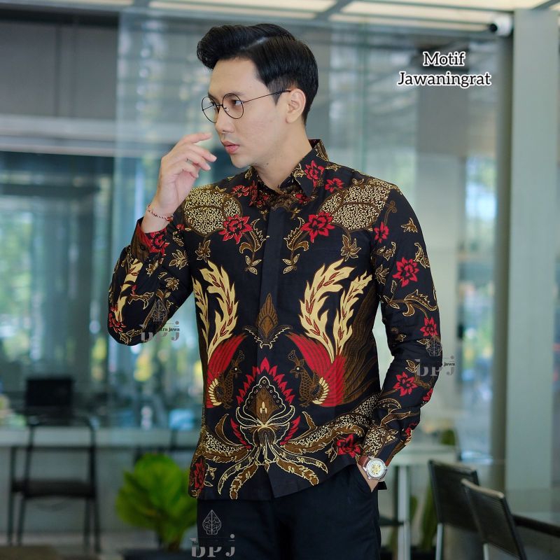 Kemeja Batik Slimfit Motif JAWANINGRAT, Kemeja Batik Pria Modern, Outfit kondangan Nyaman
