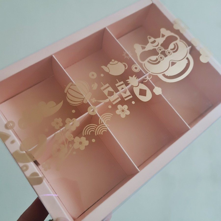 

5 pcs box mika packaging fruitpie sekat isi 6 ukuran 7x7x4cm pink salem imlek cny