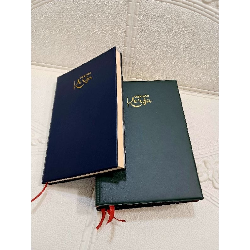 

BUKU AGENDA /NOTEBOOK COVER KULIT/ AGENDA KERJA COVER KULIT TAHUN 2025 (KERTAS CREAM ) UKURAN A5