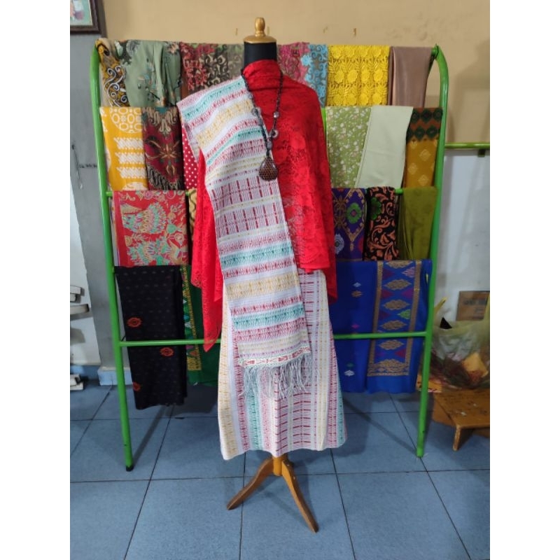 songket pucca toba,kombinasi  warna,tonun tangan  toba sirat toba