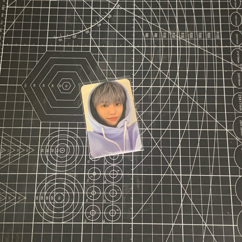 PC Jaemin Hoodie Biru - Photopack Season Greetings 2021