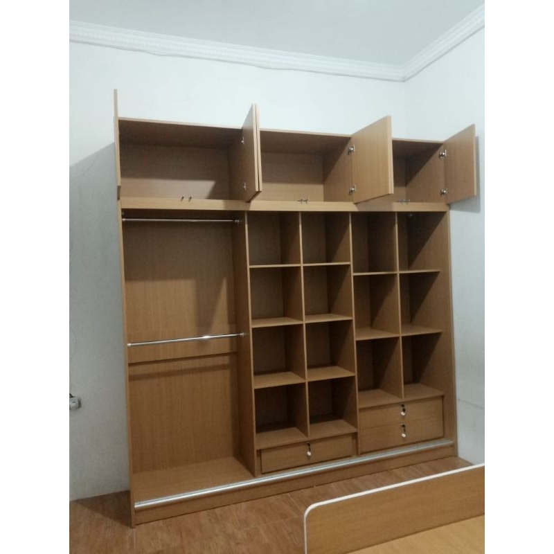 lemari 3 pintu