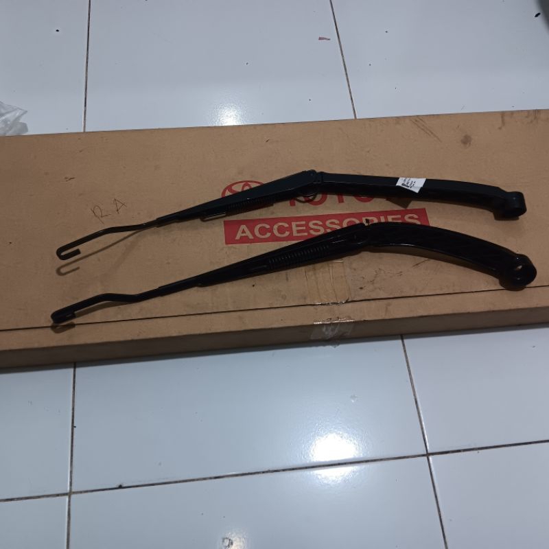 tangkai wiper fortuner vrz