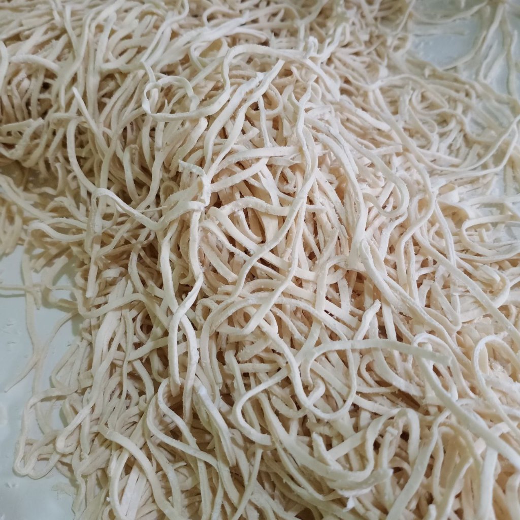 

Mie Basah Mentah 500 gram untuk Mie Ayam, Mie Baso, Mie Kocok, Mie Ramen