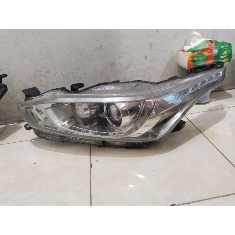 headlamp lampu depan yaris 2016 2017