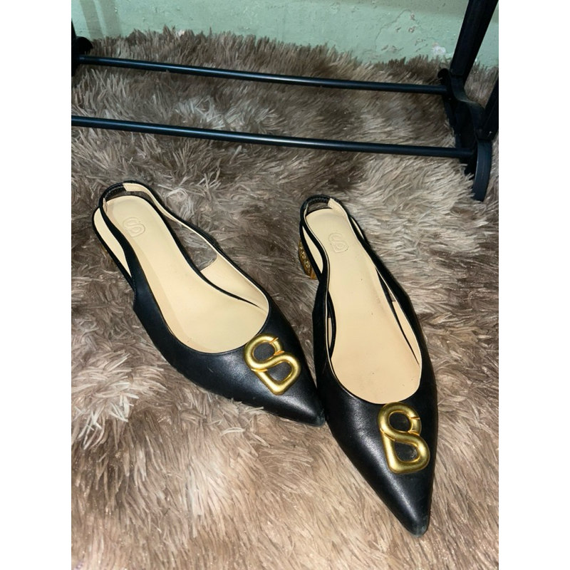 Preloved Milly slingback Shoes Caviar Buttonscarves