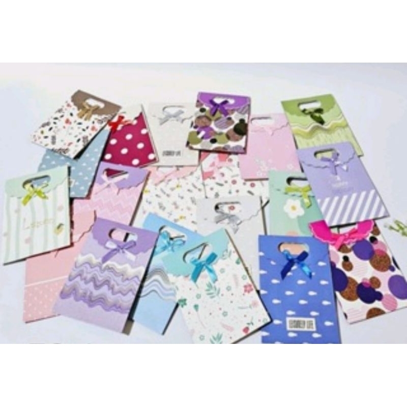 

Paper Bag - Untuk Bungkus Kado Parfume