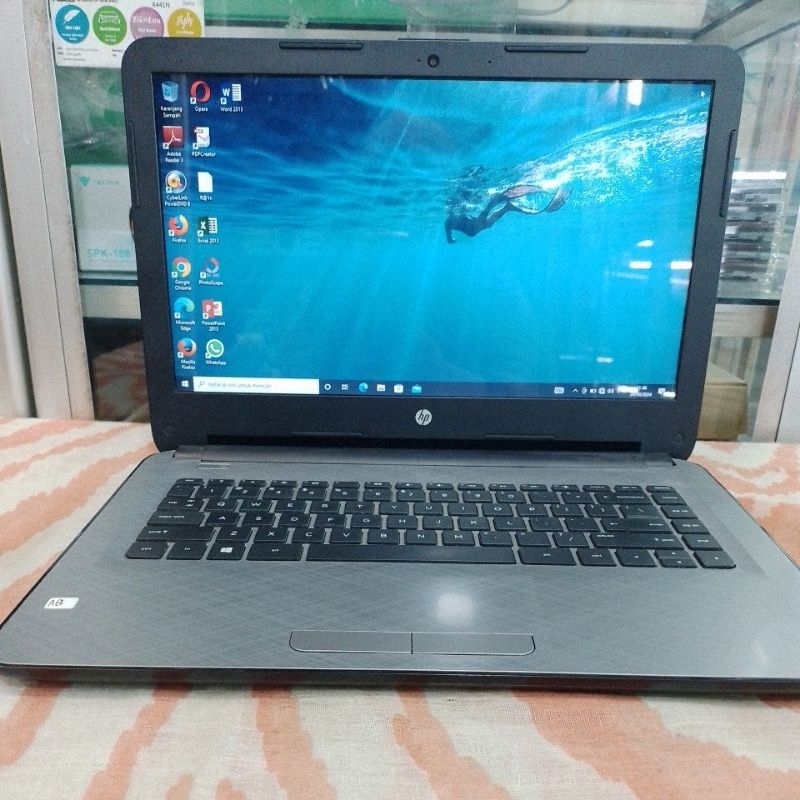 laptop Hp Amd A8-7410 Radeon R5 Ram 4gb Hardisk 500gb layar 14 inchi