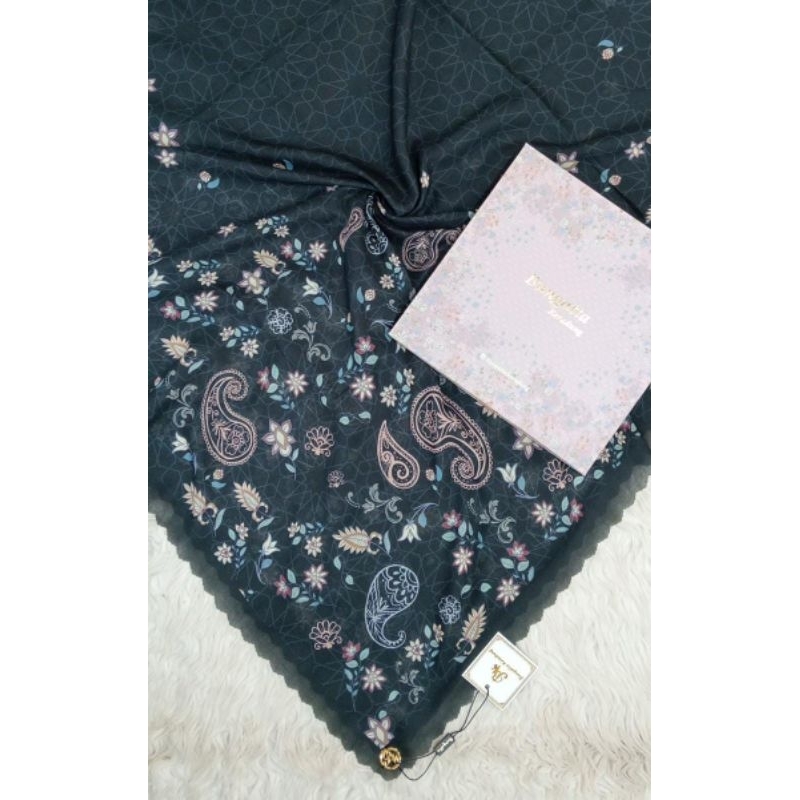 Hijab segi4 Bungatta