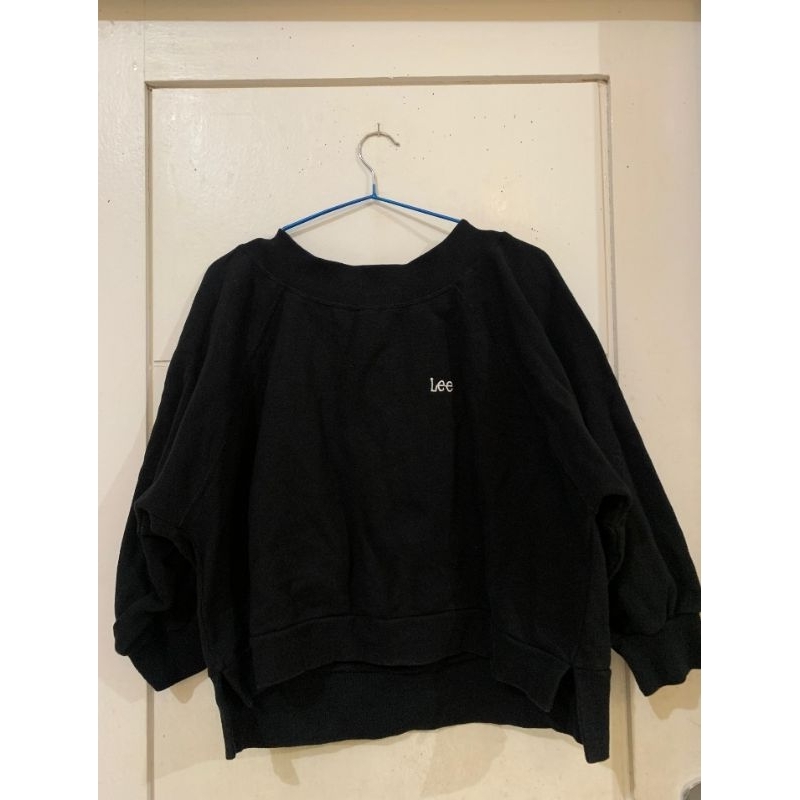sweater crop hitam (lee)