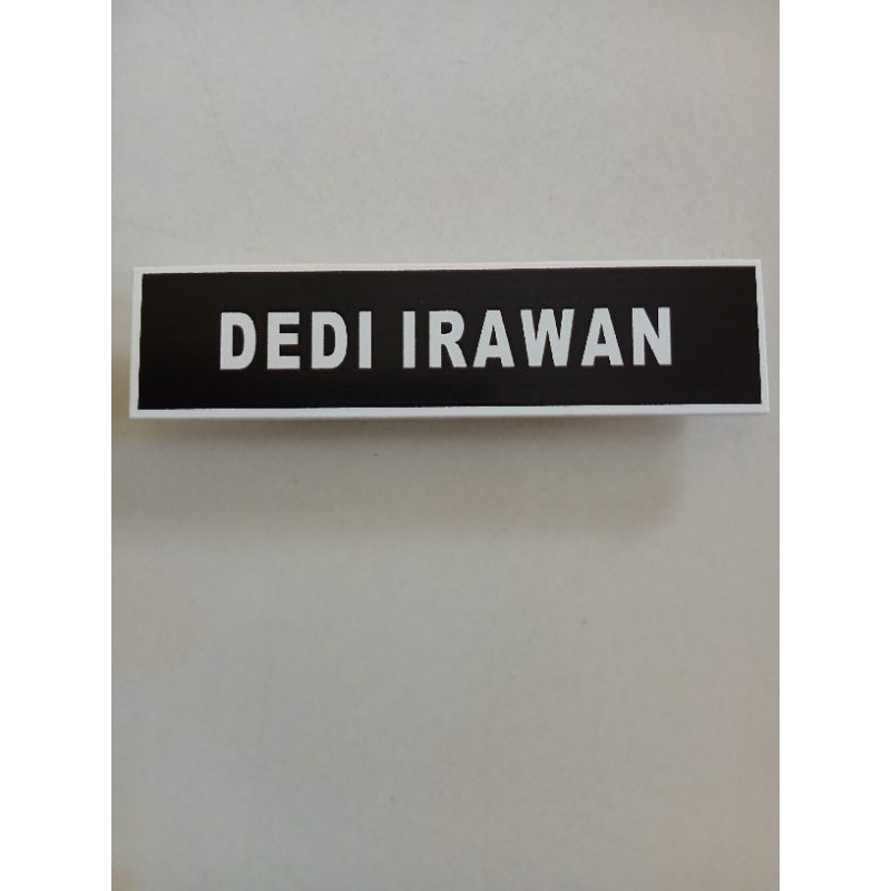 

papan nama/name tag magnet siap 2 hari